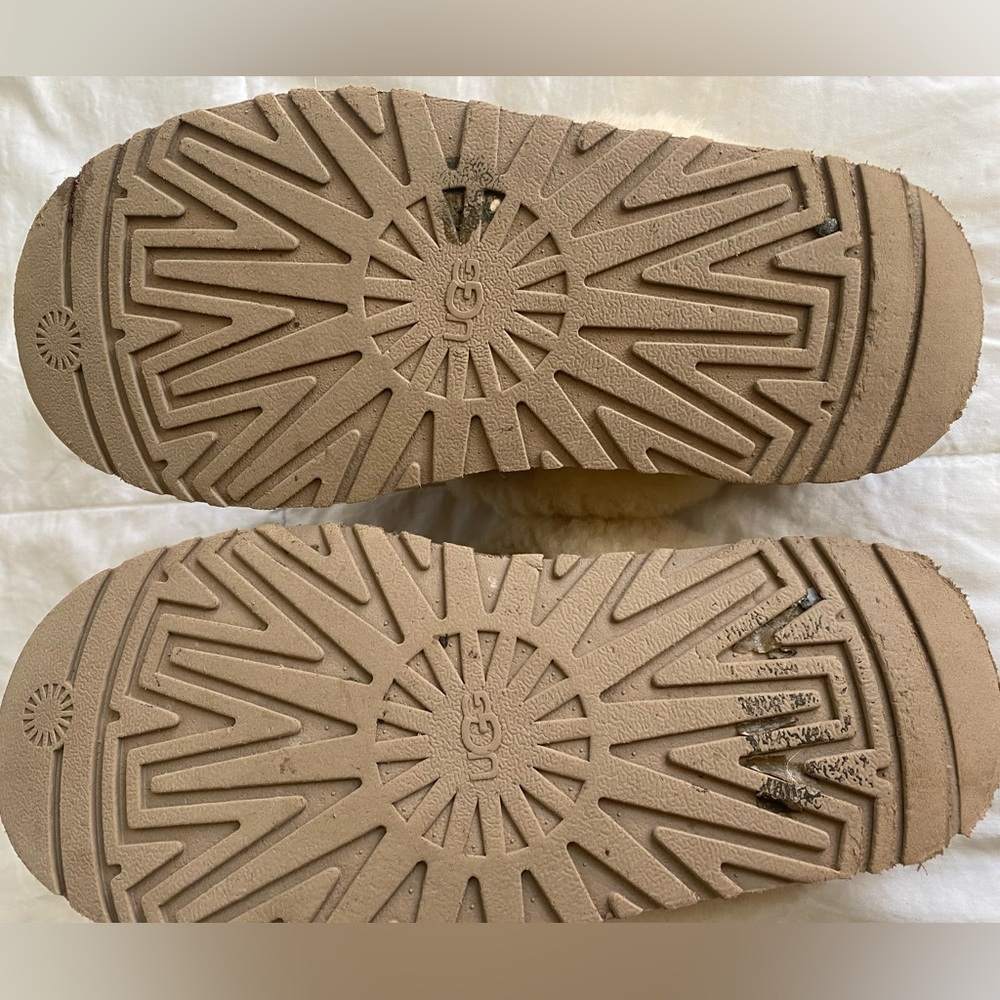 Disquette Platform Ugg slippers - Picture 6 of 6